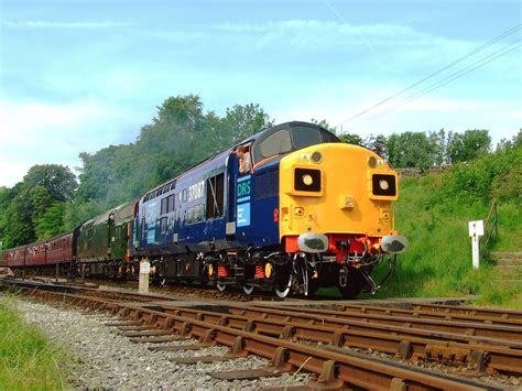 37087 The Keighley And Worth Valley Railway And D6737 Oxenh Flickr