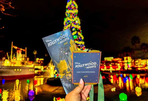 Photos Event Map Lanyard Wristband At Jollywood Nights In Disney