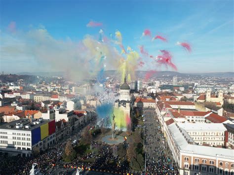 Ziua de Cluj Clujul sărbătorește Ziua Națională a României Mii de