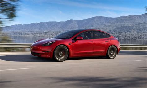 El fichaje estrella de Tesla Model 3 Gran autonomía y tracción trasera