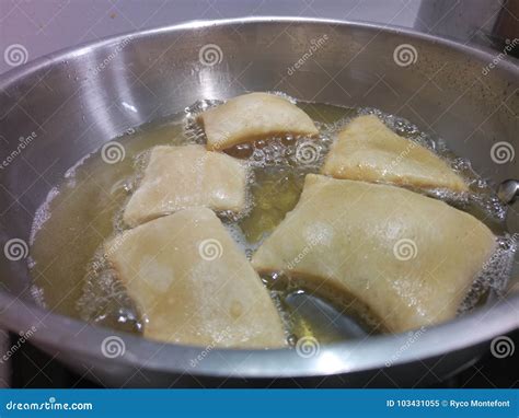 Shaped Mandazi Deep Frying Stock Image Image Of Shaped 103431055
