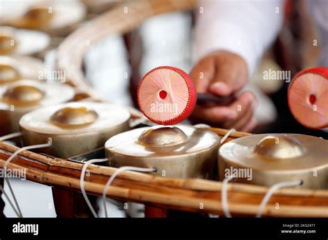 Cambodian Instruments Kongvong