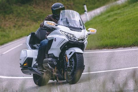 Honda Goldwing Vs Harley Davidson Harley Davidson Road Glide Special