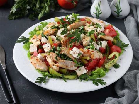 Салат с булгуром и курицей — рецепт с фото пошагово