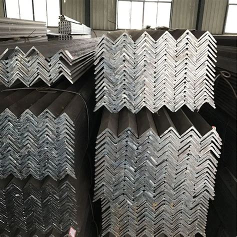 Customized Sizes Thickness Angle Galvanized Hot DIP Galvanised Steel Angle Iron China Angle