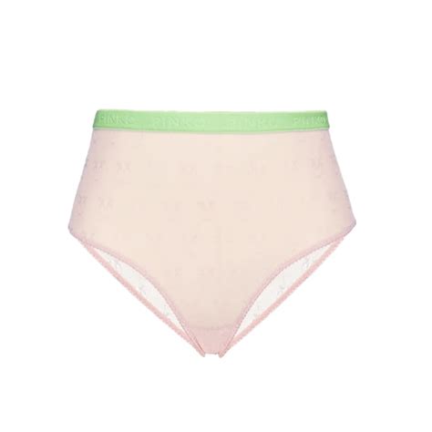 Estas são as peças de lingerie certas para usar no Dia dos Namorados VITORIA GOMES Trazendo