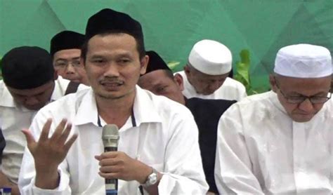 Rumah Tangga Bahagia Ala Sunnah Nabi Gus Baha Bagikan Tipsnya