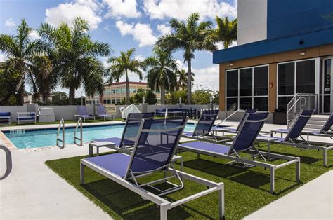 Hampton Inn & Suites by Hilton Miami Airport South Blue Lagoon - Photo ...