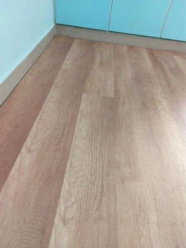 Brown Rectangular Pvc Vinyl Plank Flooring For Home Thickness Mm