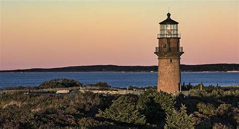 12 Gorgeous Lighthouses to Visit along the Massachusetts Coast