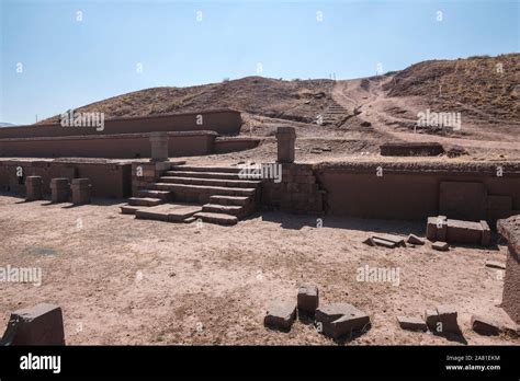 Akapana Pyramid Tiwanaku Bolivia Hi Res Stock Photography And Images