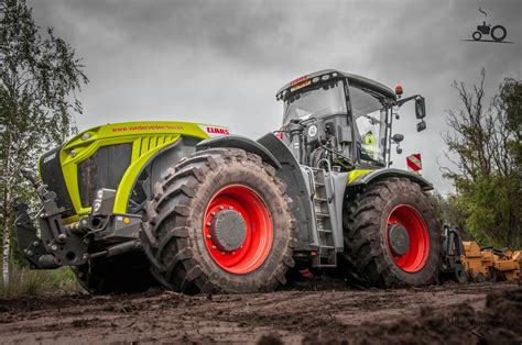 Claas Xerion 4000 Deutschland Traktor Foto 1369212