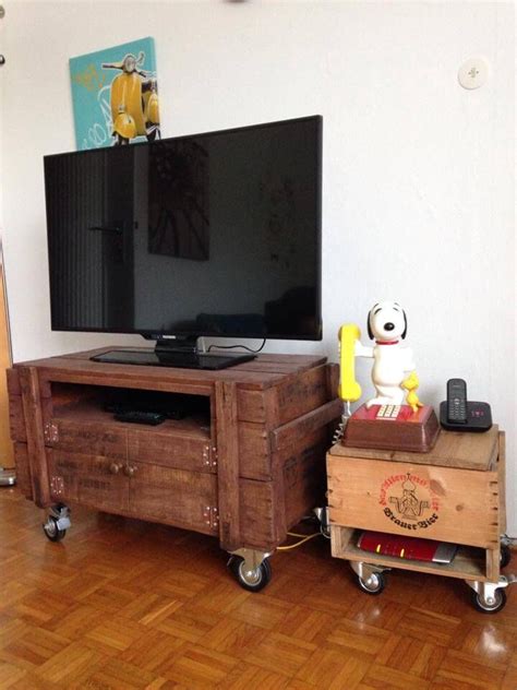 Rustic Pallet TV Stand On Wheels