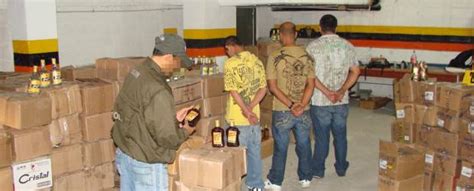 Policía Incautó 5 Mil Botellas De Licor Adulterado Y De Contrabando En Medellín