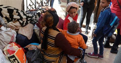 Targeted By Isis Egyptian Christians Flee Violence The New York Times