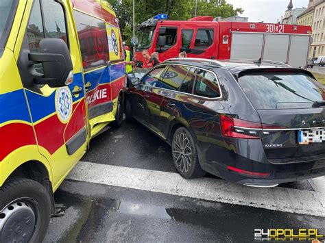 Zderzenie Karetki I Samochodu Osobowego W Opolu O Polskie Ratownictwo