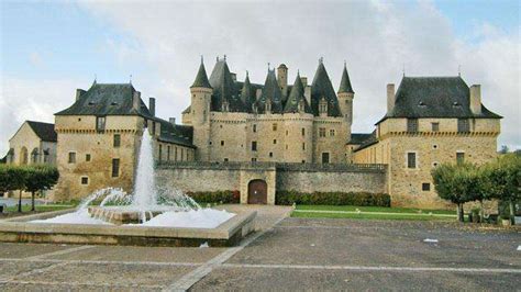 Château De Jumilhac Site Touristique Jumilhac Le Grand 24630 adresse