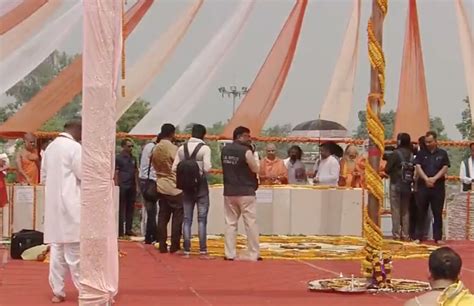 Up Cm Yogi Adityanath Lays Foundation Stone Of Ram Mandirs Garbhagriha