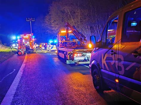 Unfall Hts Zubringer Vollsperrung Der B Zwischen Weidenau Und Dreis