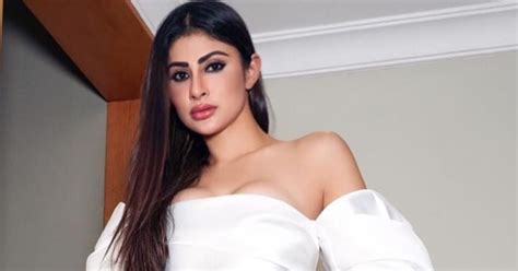 Mouni Roy ब्युटीफूल मौनी रॉय पाहा हटके लूक Actress Mouni Roy New Photos Looking Very Bold