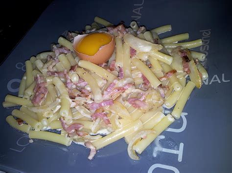 Recette de Macaronis carbonara à la mozzarella