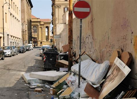 Il Pd Chiede La Ripresa Della Raccolta Dei Rifiuti A Palermo Basta