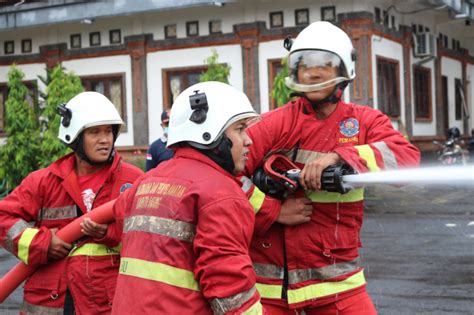 Gaji Pemadam Kebakaran Bandara Archives Info Lowongan Kerja Terbaru