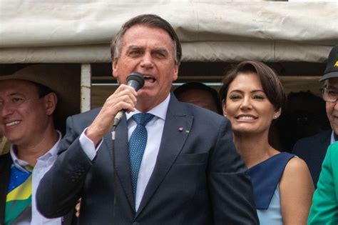 Em Discurso Bolsonaro Volta A Falar Das Quatro Linhas Da Constitui O