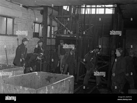 Coal Miners Everyday Life In A Midlands Colliery England Uk 1944