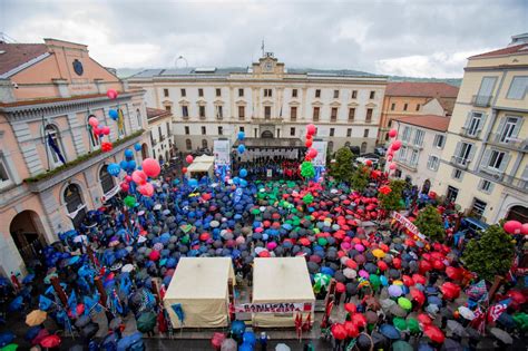 Il Maggio A Bologna Manifestazione Di Cgil Cisl E Uil Sul D