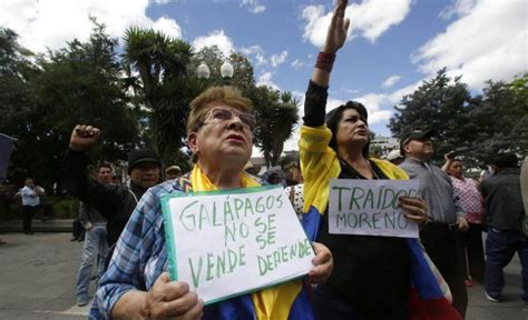 Ecuadorians protest possible US military base in Galápagos Islands