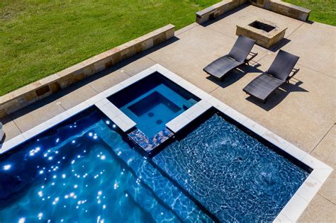 Pool Adjoining Spas: Custom Design & Construction Services