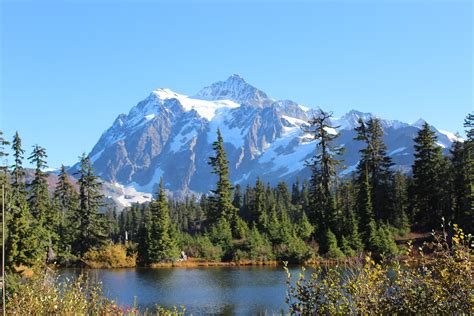 Exploring The Evergreen State: 10 Best Hikes You Can Take In Washington