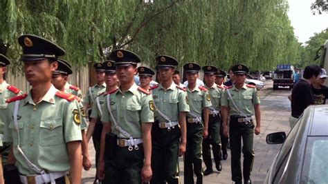 Chine 25 ans après Tiananmen la place sous haute surveillance