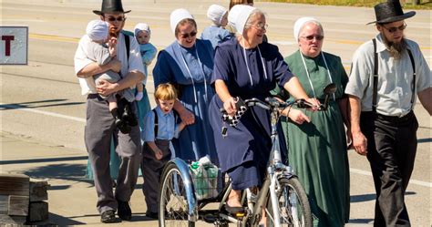 The Hidden Meaning Behind Amish Clothing Rules