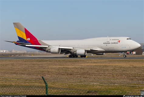 Hl Asiana Airlines Boeing E Bdsf Photo By Lisandro Pitowski