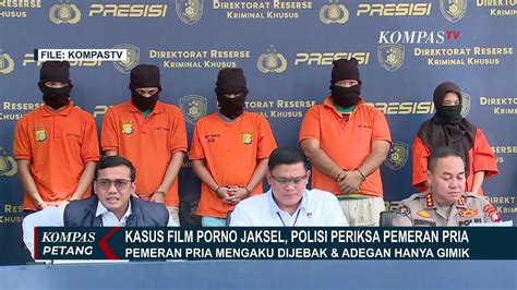 Polisi Periksa Pemeran Pria Dan Perempuan Di Film Porno Jakarta Selatan