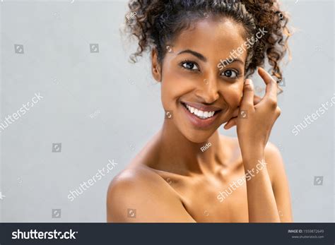 Jeunes Filles Africaines Nues 12 259 Images Photos Et Images Vectorielles De Stock Shutterstock