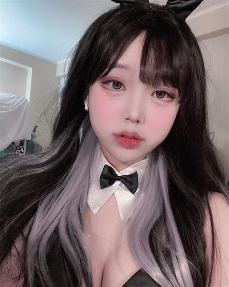 혜원 𝐇𝐄𝐀𝐖𝐎𝐍 on Instagram Cosplay Outfits Cosplay Girls Blonde Boy