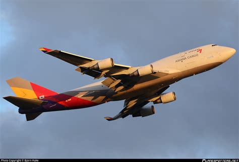 Hl Asiana Airlines Boeing Bdsf Photo By Bj Rn Huke Id