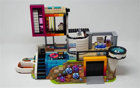 Review Andrea S Modern Mansion Brick Architect