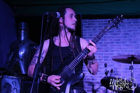 CRÓNICA FIESTA LA MIRADA NEGRA FEAR CROWD LEYENDA NAKED REDEMPTION