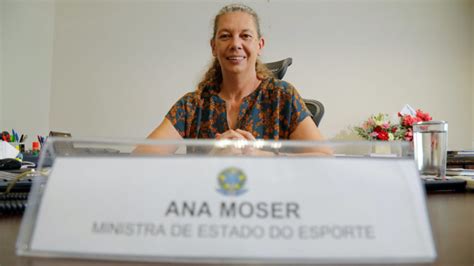 Jogo que segue a questão é política diz Ana Moser