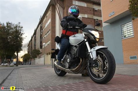 Honda Hornet Tres En Una Super Moto