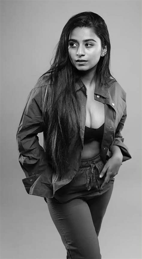 Instagram SUHANA KHAN Nude Photo The Fappening Leaked Photos