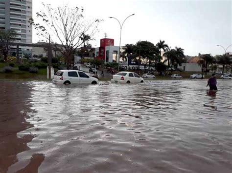 V Deo Tempestade Alaga Vias E Causa Preju Zos Por Toda A Capital Jd