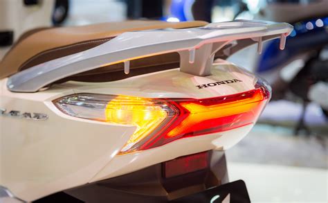 hay nho dung xi nhan khi  xe va hay dung xi nhan dung cach