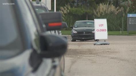 Parking problems at Louis Armstrong airport frustrate travelers | wwltv.com