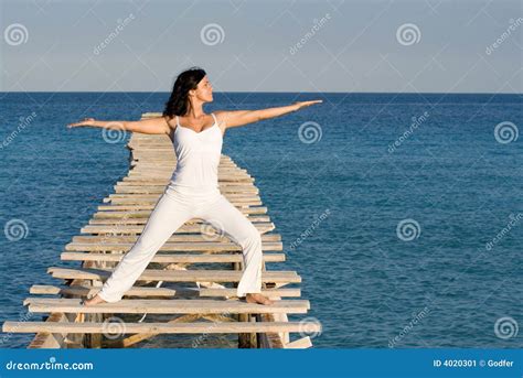 Woman Yoga Or Tai Chi Stock Image Image Of Exercise 4020301