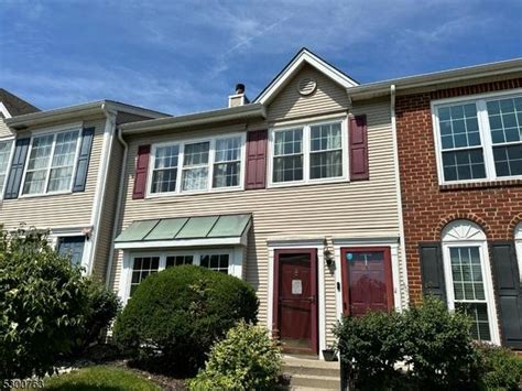 124 Amethyst Way Franklin Park Nj 08823 15 Photos Movoto